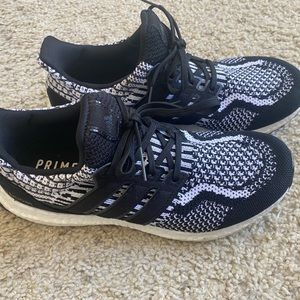 PRICEDROP ⬇️ adidas Ultraboost 5.0 DNA "Oreo" Women's Running
Shoe